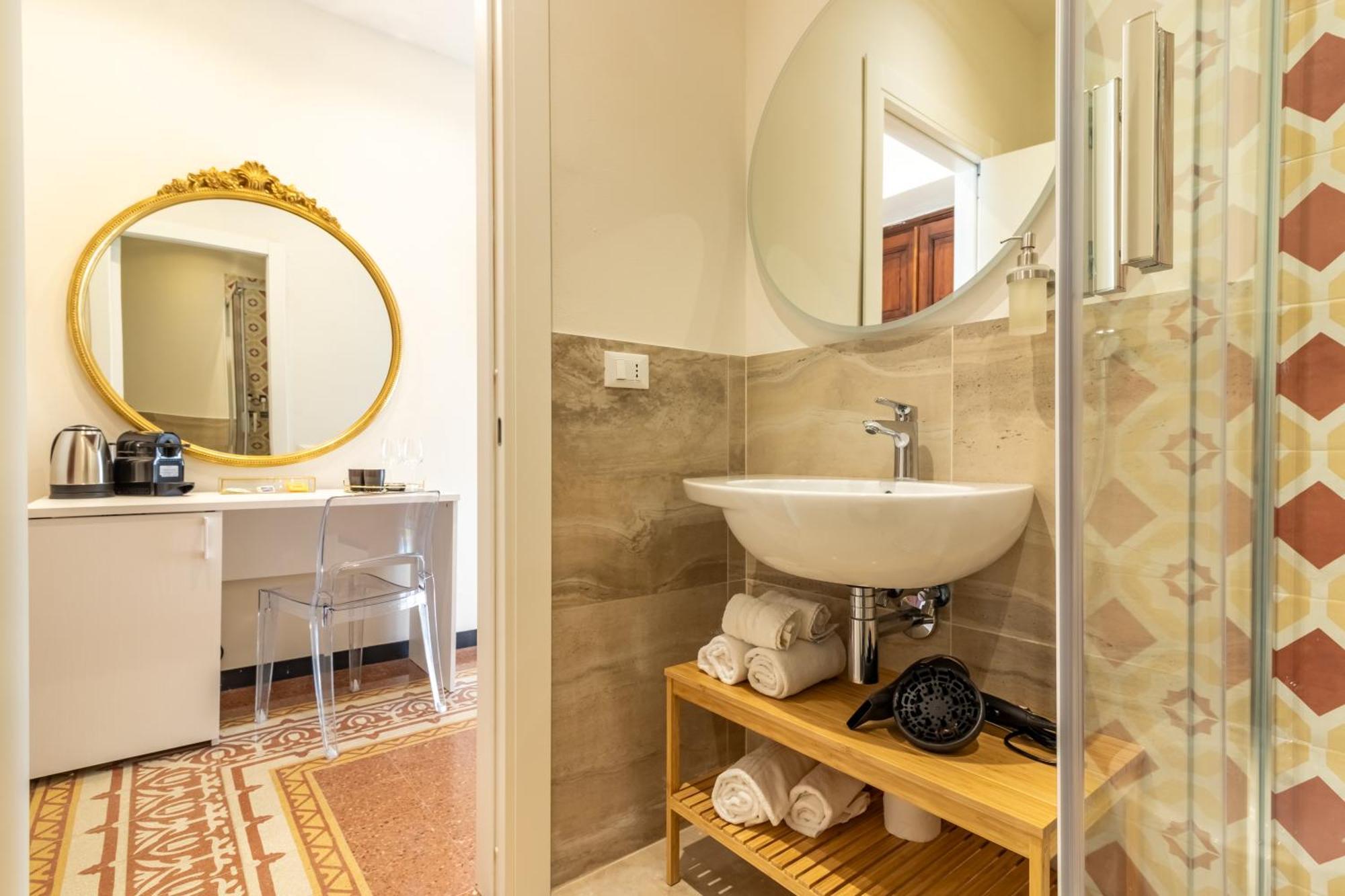 Oldoini Luxury Apartment And Suites Специя Екстериор снимка